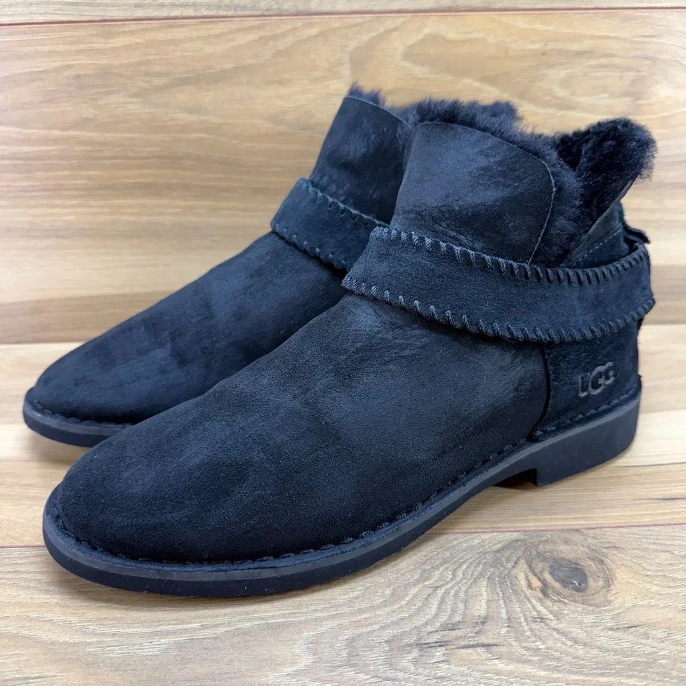 UGG Mckay Suede Ankle Boot 10 Black Shearling Fur Lined Slip On Cozy Fall Winter